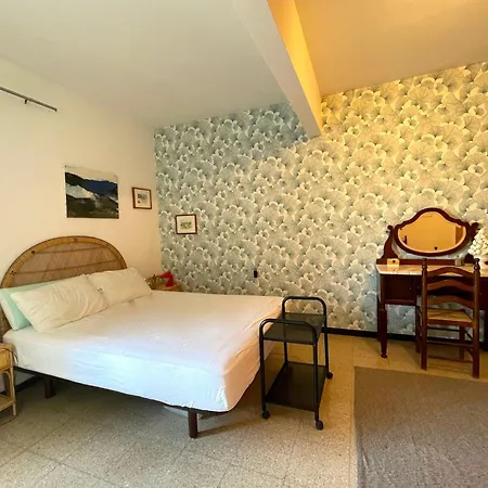 The In Has 4 Bedrooms Appartement
