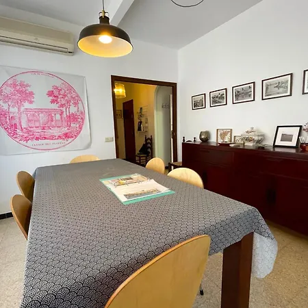 The In Has 4 Bedrooms Appartement *