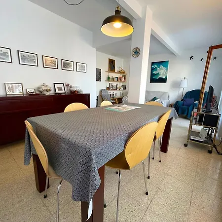 The In Has 4 Bedrooms * L' Escala