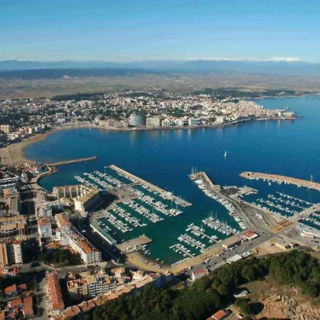 The In Has 4 Bedrooms * L' Escala
